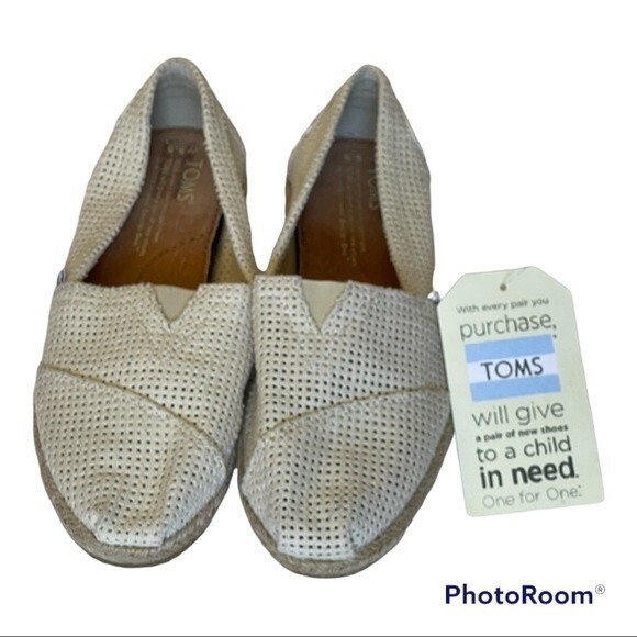 Toms Slip On Classic Flats Women’s size 5.5- NWT - Picture 1 of 8
